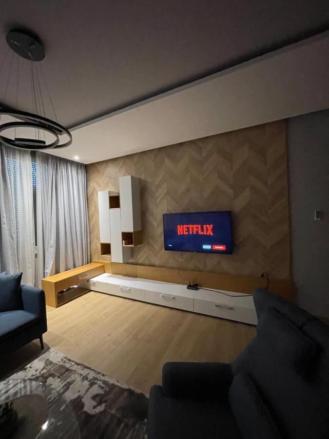Lux Apartment Τίρανα Εξωτερικό φωτογραφία